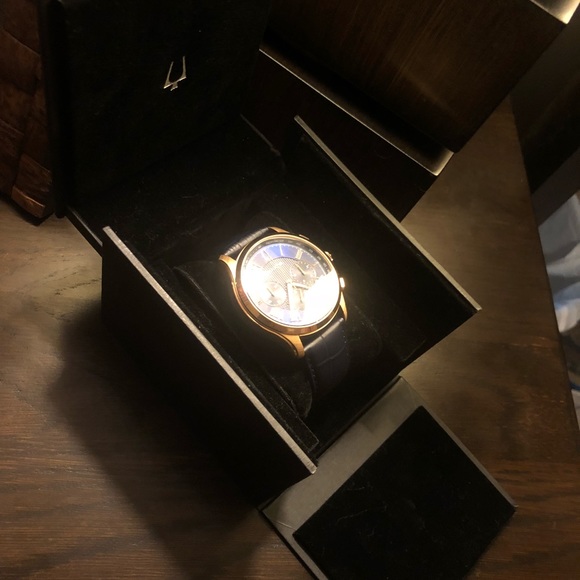 Bulova rose gold watch with clasp clamp - Picture 5 of 5